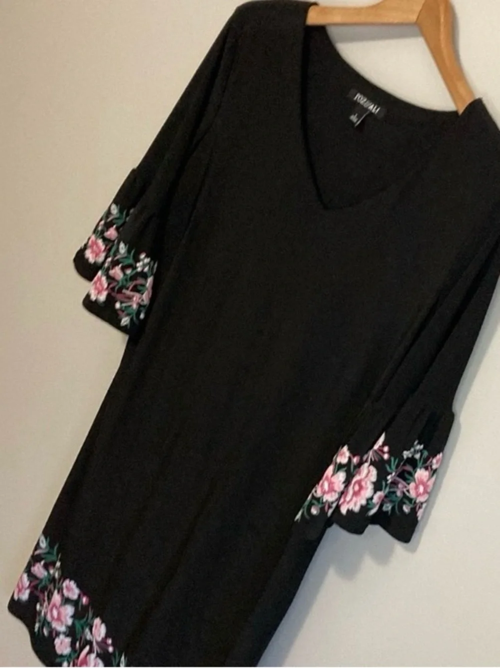 Roz & Ali Black Floral-Trim V-Neck Dress, Women’s Size Large, Pink Flowers - Picture 4 of 10